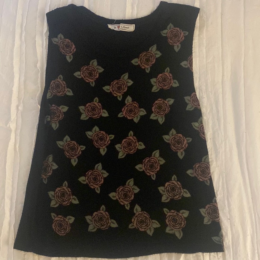 Black tank-top with rose pattern